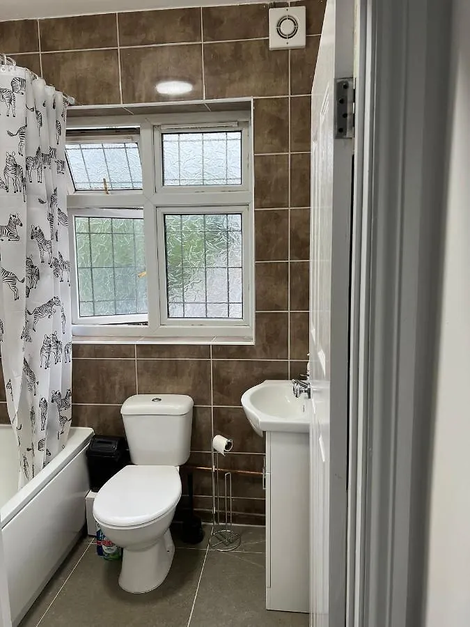 Starlet Property Wanstead 0*,
