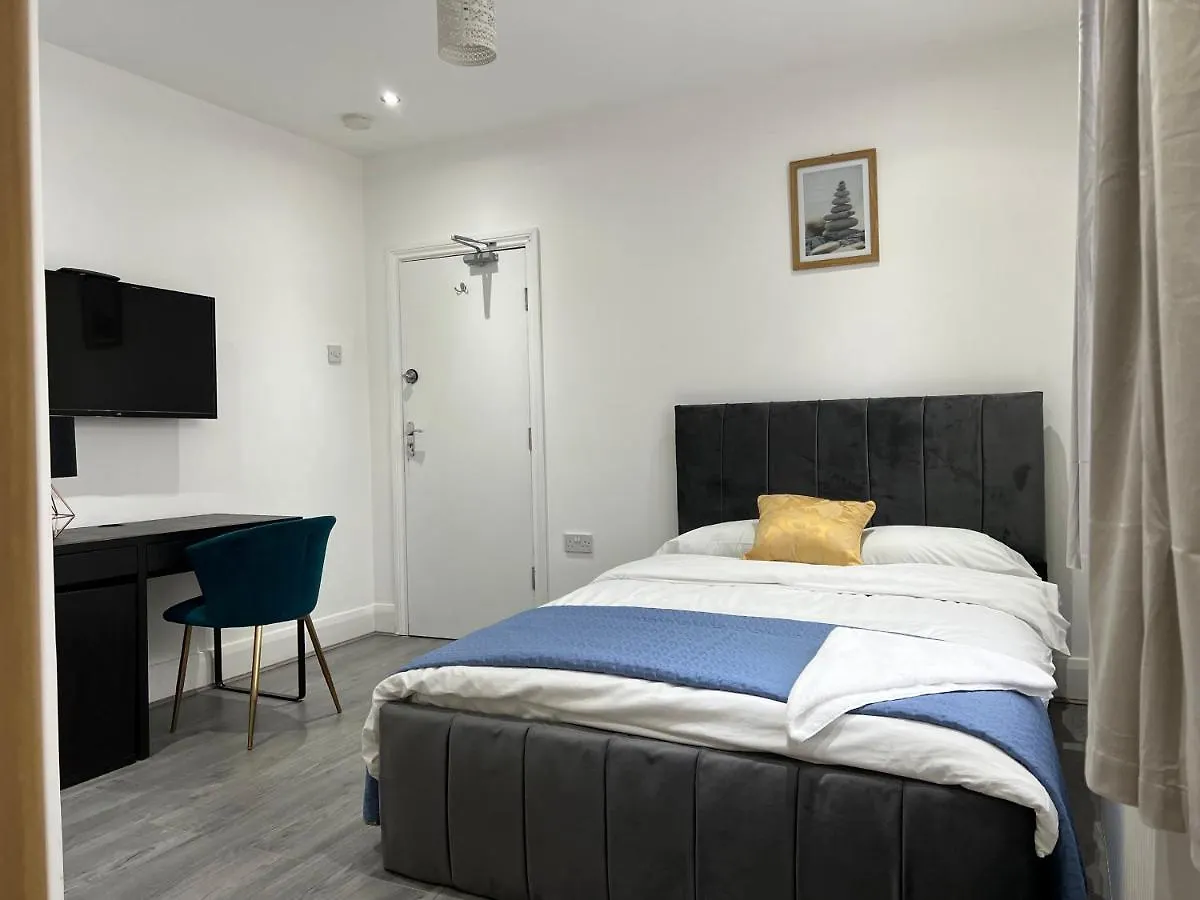 Starlet Property Wanstead Apartment