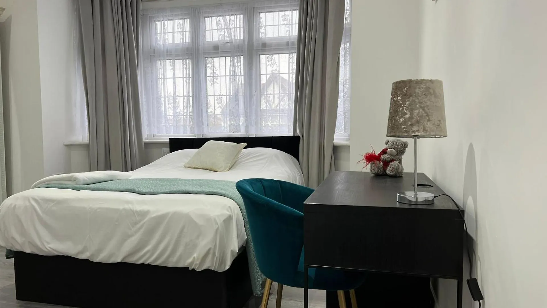Apartment Starlet Property Wanstead