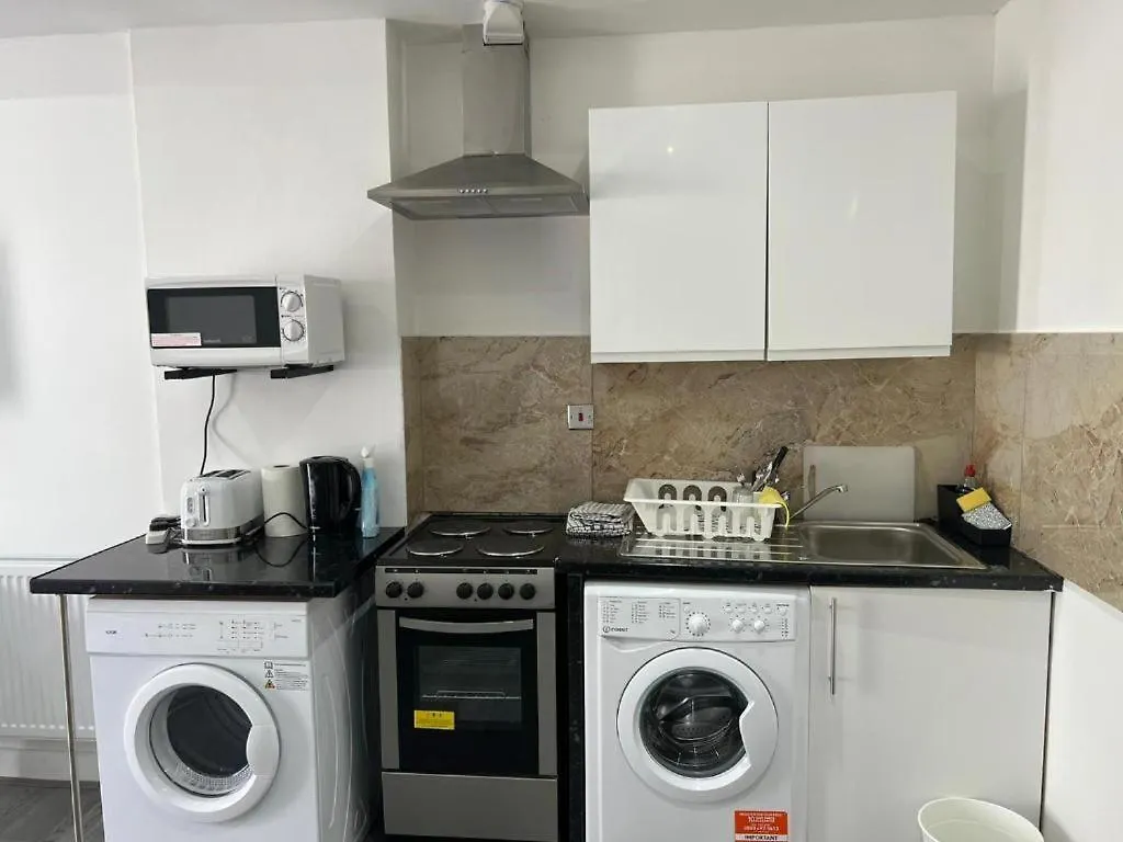 Starlet Property Wanstead Apartment